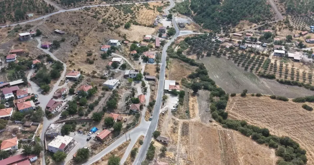 İzmir Kınık’ta 5 mahalleyi bağlayan yollar yenilendi -