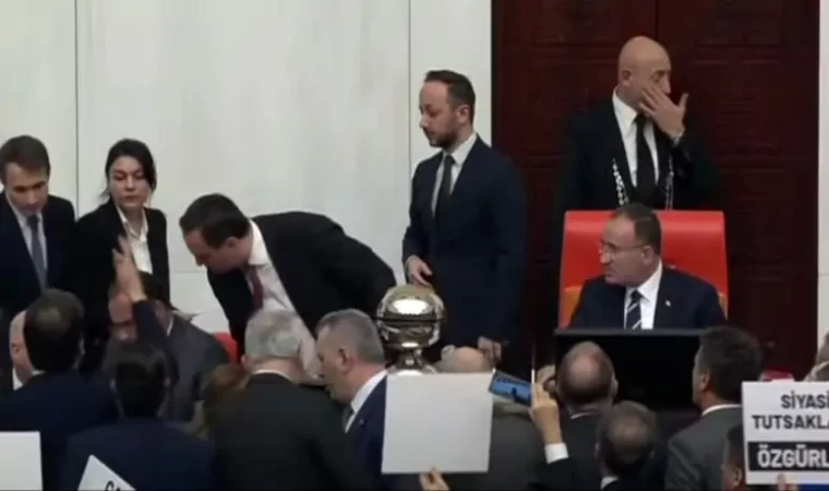 Can Atalay’ın milletvekilliği düşürüldü