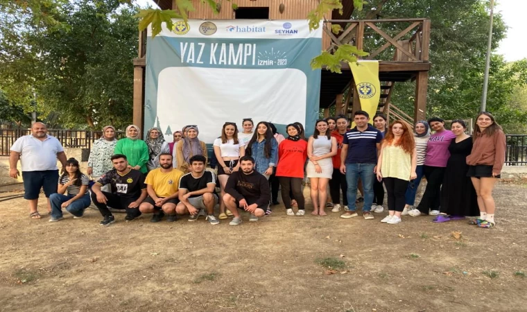 CHP Buca Belediye Başkan A. Adayı Berk Hızlıateş, üniversite öğrencileri için projelerini anlattı.