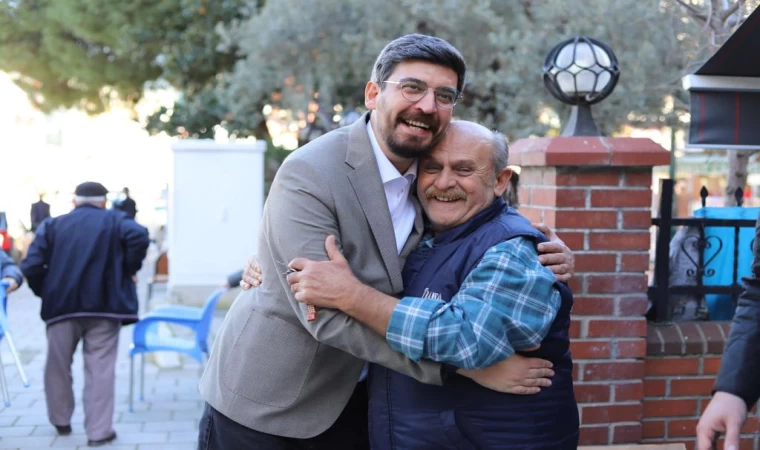 Gaziemir Çarşı Meydan Sadık Dinler'i bağrına bastı