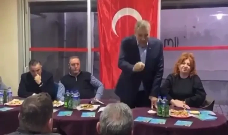 AKP’li başkan adayı, vatandaşa el hareketi çekti