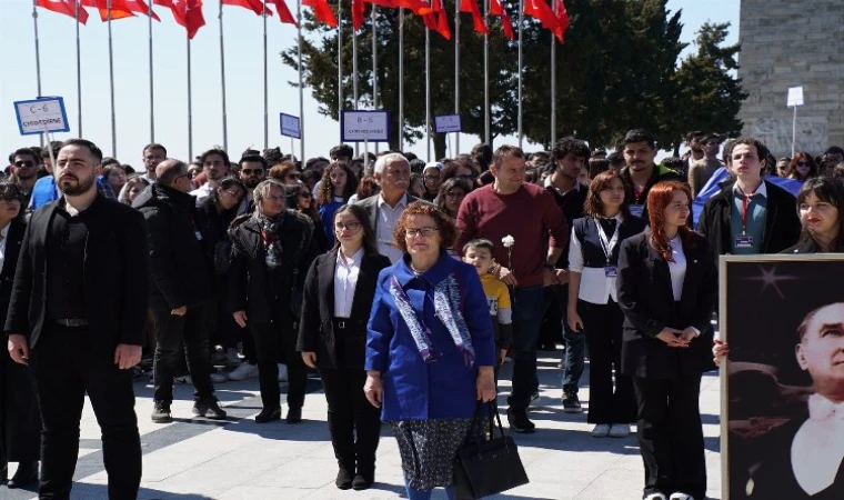 Çağdaş Gençlik Şehitler Abidesi’nde buluştu