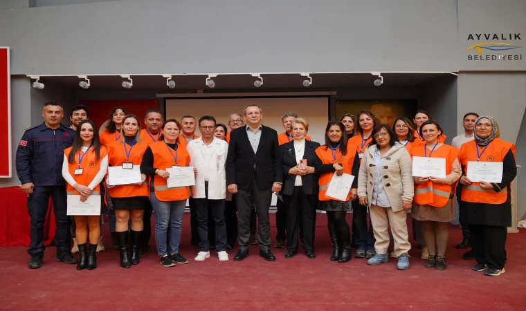      38 saatlik temel ilk yardım kursunu başarıyla tamamladılar.