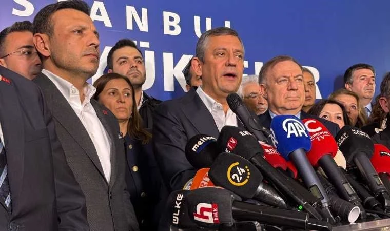 "Suç örgütü lideri yazdıkları yerde yanlışlık var İmamoğlu yerine Erdoğan yazılmalıydı.'' 