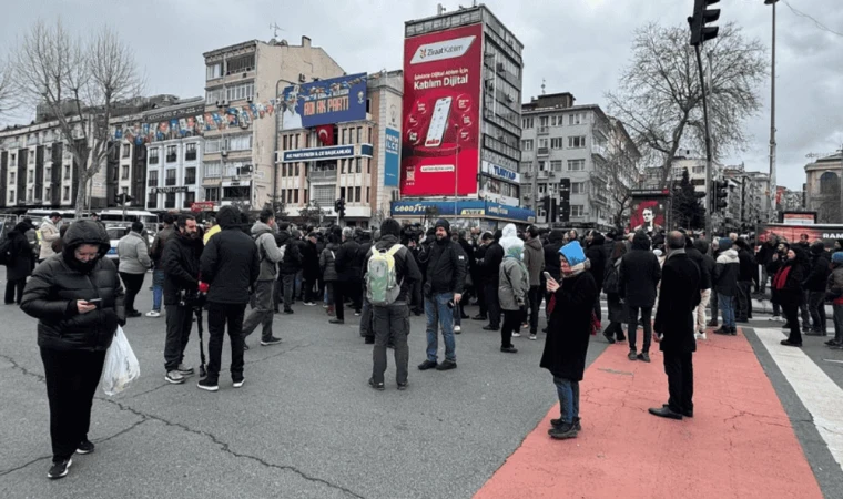 Vatan Caddesi'nde kriz büyüyor! CHP'liler barikat önünde