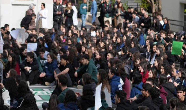 Lise öğrencileri sürgüne karşı ayaklanmıştı: Resen öğretmen atamaları durduruldu