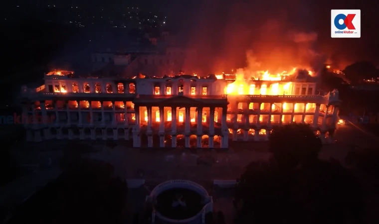 Gençler sarayı yaktı