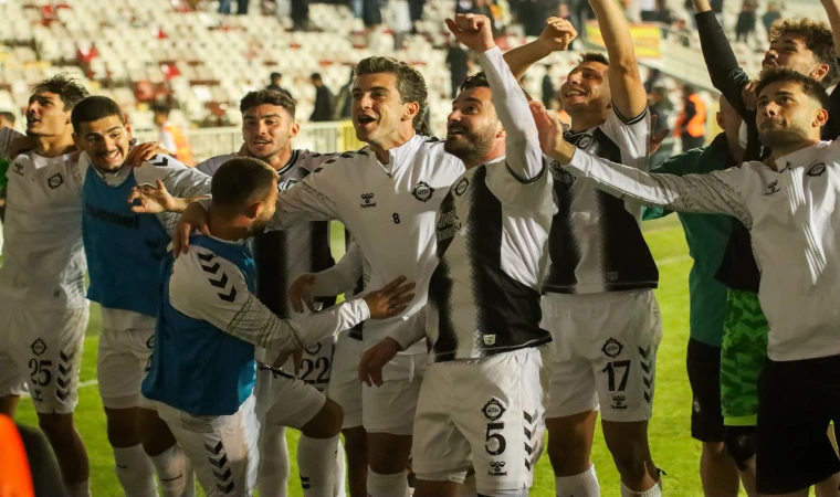 Altay sarı kırmızılıları devirdi