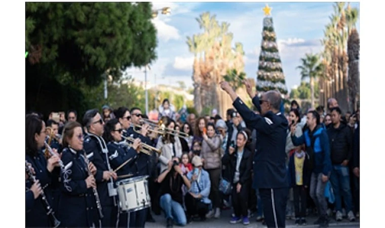 İzmir, yeni yılı rengarenk bir festivalle karşılıyor