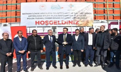 Sason’da 306 üreticiye fenni kovan dağıtıldı
