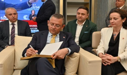 Seçim sonrası Manisa’da şeref defterine ilk ’Özel’ not