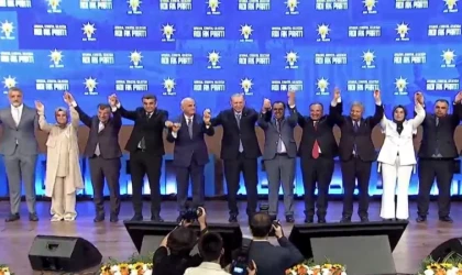 13 belediye başkanı ve 2 milletvekili AK Parti’ye geçti