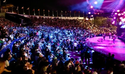 Emre Aydın Büyükçekmece’de hayranları ile buluştu