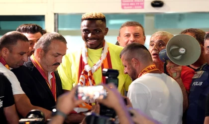 Galatasaray transferi resmen açıkladı: Osimhen Galatasaray'da