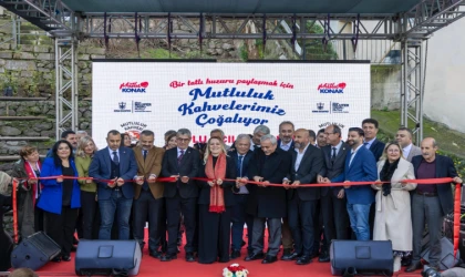 Konak'ta emeklilere müjde: 'Mutluluk Kahveleri'ne 3 şube birden