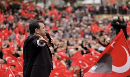Ekrem İmamoğlu'undan Türk Bayrağı çağrısı
