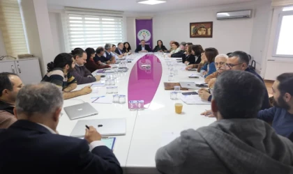 PKK kendini feshetti, DEM Parti MYK’sı olağanüstü toplanıyor