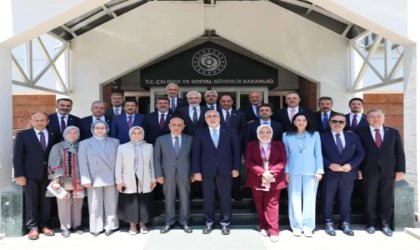 AKP’li Usta: “Emeklimizin en düşük maaşı aldığının farkındayız”