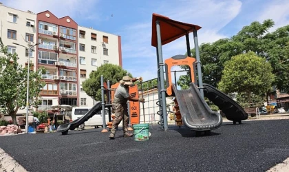 Bayraklı’ya 7 yeni park