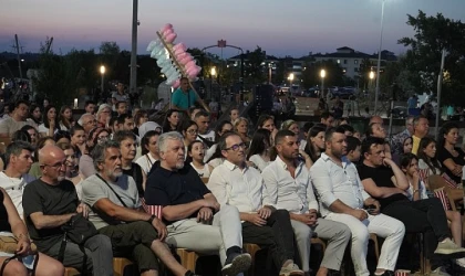 Açık hava film gösterimleri ’Paranoya’ ile başladı