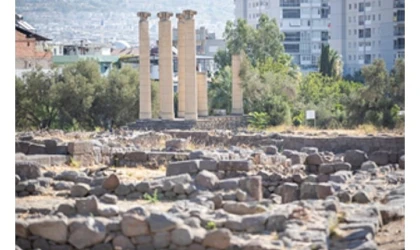 Başkan Tugay Smyrna kazılarını inceledi
