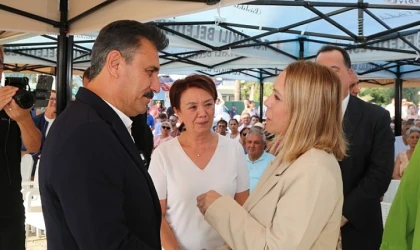 Dikili’de Ferdi Zeyrek Parkı Açıldı