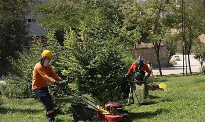 Yeşil Bir Çankaya İçin Parklarda Bakım Yapılıyor
