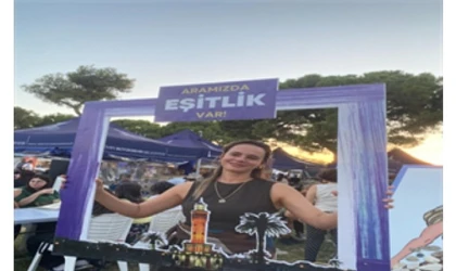 Çocuklar, gençler ve kadınlar İEF’nin tadını çıkarıyor