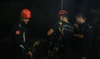 Antalya İtfaiyesi’nden nefes kesen kurtarma operasyonuna destek