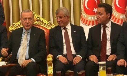 ‘Eski dostlar’ AKP kulislerini karıştırdı: “Gidenler ödüllendiriliyor, kalanlar cezalandırılıyor”