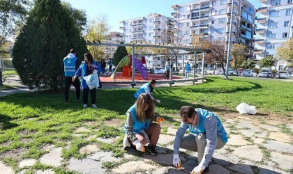 Buca'yı gönüllüler temizledi