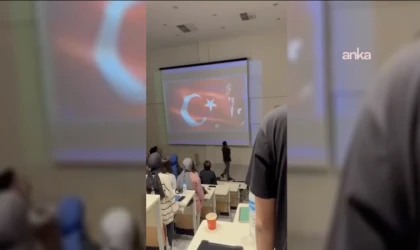 Konya’da, Atatürk’ü anma töreninde telefonla konuşan öğrenci disipline sevk edildi