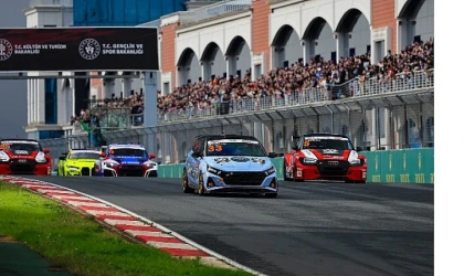 TOSFED İstanbul Park’ta Yağmur Altında Son Tango