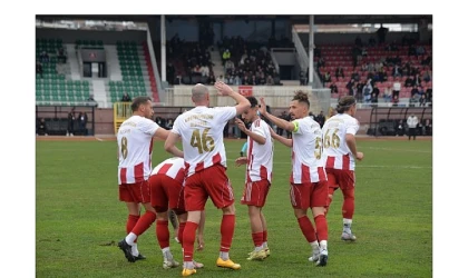 Sahada Zafer, Gollerde Vefa