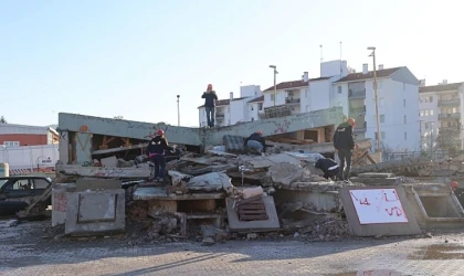 Bayraklı Belediyesi Arama Kurtarma Ekipleri AFAD Eğitimini Tamamladı