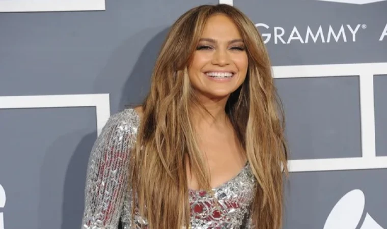 Jennifer Lopez kariyeri ve en güzel fotoğrafları ile Basın Gazetesi’nde