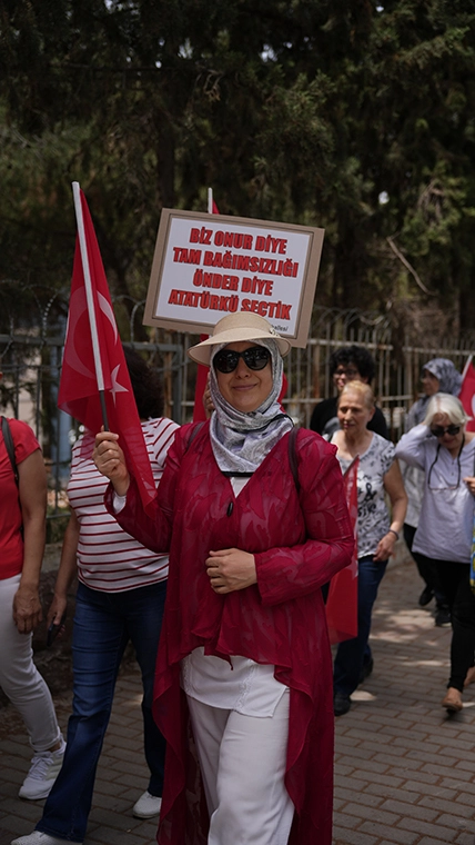 19 Mayıs coşkusu Buca'da sokaklara taştı