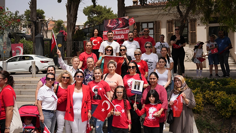 19 Mayıs coşkusu Buca'da sokaklara taştı