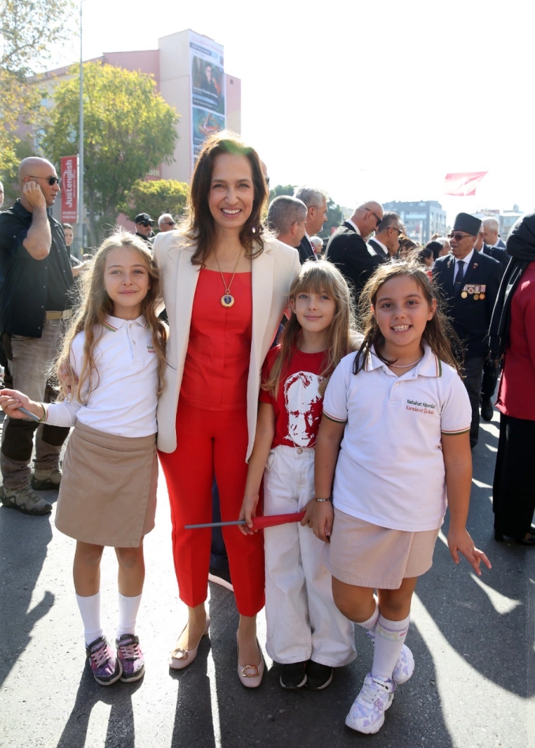 Karşıyaka'yı bayram coşkusu sardı!
