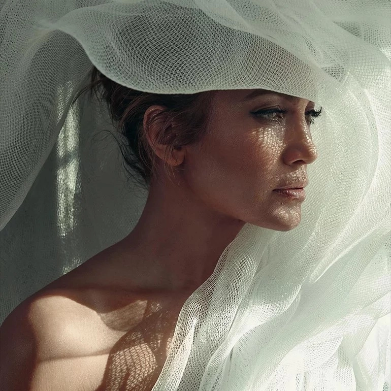 Jennifer Lopez kariyeri ve en güzel fotoğrafları ile Basın Gazetesi’nde