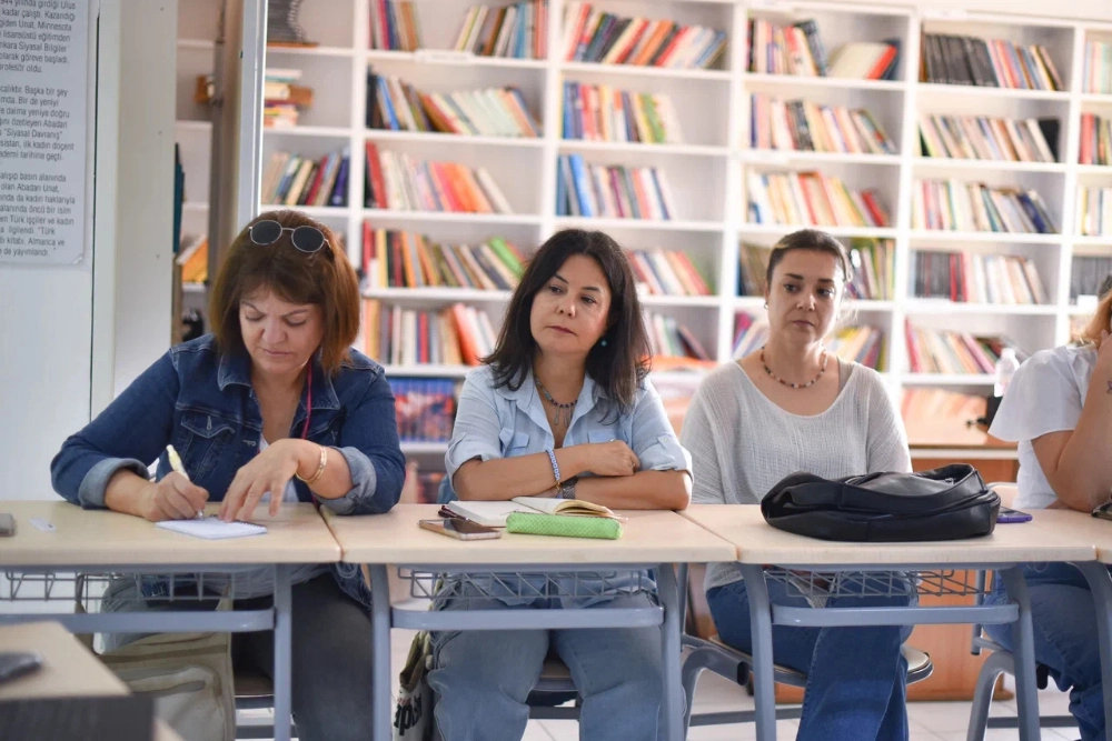 Çiğli Belediyesi’nden Girişimci Kadınlara Etsy Eğitimi