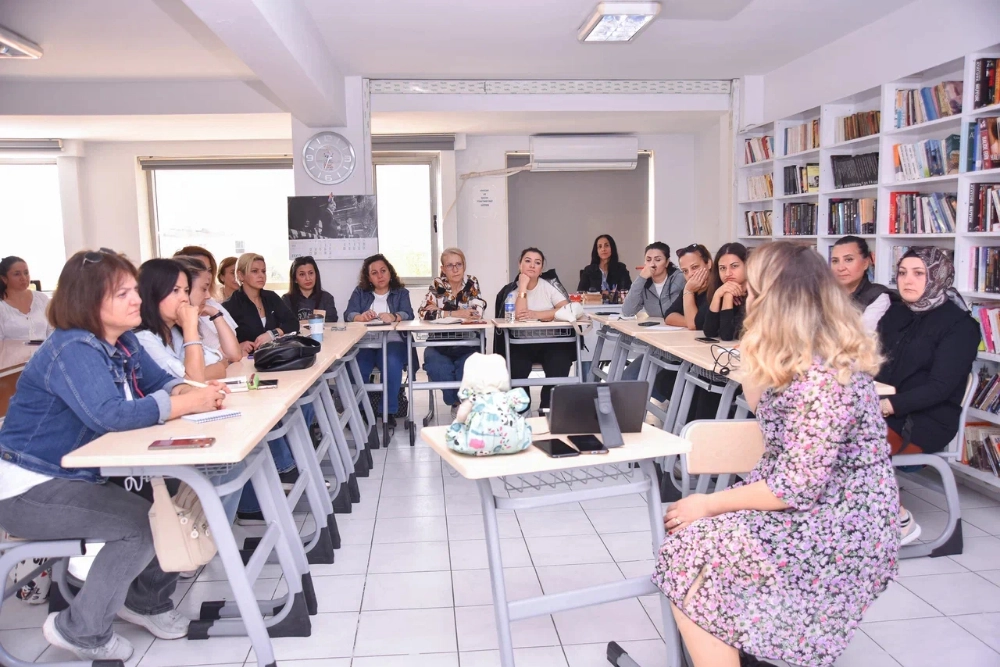 Çiğli Belediyesi’nden Girişimci Kadınlara Etsy Eğitimi