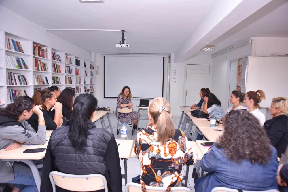 Çiğli Belediyesi’nden Girişimci Kadınlara Etsy Eğitimi