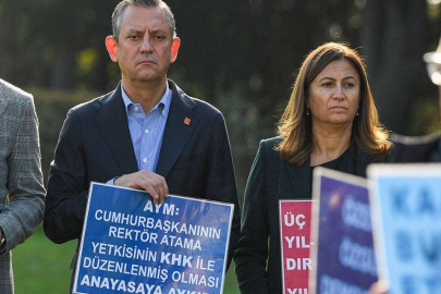 Özgür Özel’den Boğaziçi eylemine destek: Rektörlüğe sırtını döndü