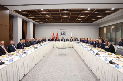 AK Parti Genel Merkezi’nde yerel yönetimler istişaresi