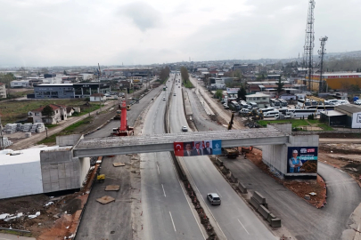 Kocaeli Başiskele'de dev kirişler 9 saatte yerleştirildi