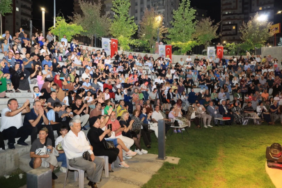 Kayseri Talas'ta 'Babalar Günü'ne şarkılı kutlama