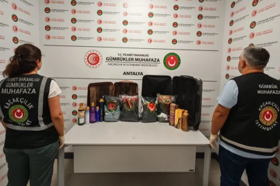 Antalya Havalimanı’nda 18,9 kilo likit metamfetamin ele geçirildi