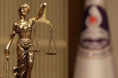 AYM, süresiz yoksulluk nafakasını düzenleyen ibareyi iptal etti