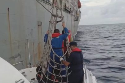 Kaş açıklarında yaralanan gemi mürettebatı Sahil Güvenlik tarafından kurtarıldı